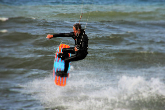 Kite surfing 1
